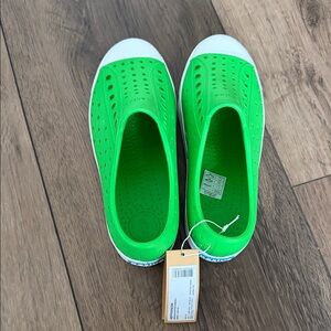 NWT Native Jefferson Kids Green Slip-On Shoes